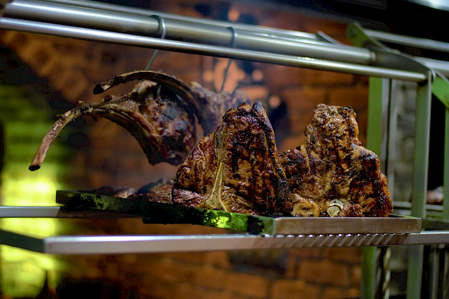 Lu & Na Woodstone Barbecue