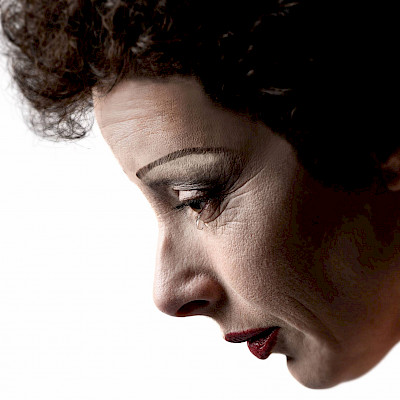 Suzan Seegers kruipt in de huid van Edith Piaf