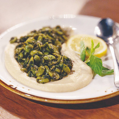 Hummus met groene bonen en koriander