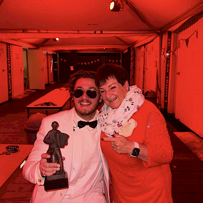 John Tana Wint de Sjeng!