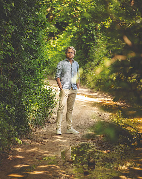 Rob Mennen Ongeregisseerde presentator en pianist