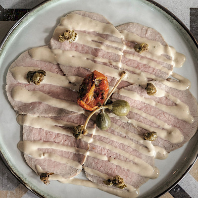 Vitello tonnato: kalfsvlees met tonijnsaus