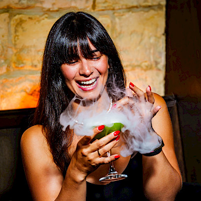 Cocktailbar Somewhere in the Middle opent haar deuren onder het historische Vrijthof