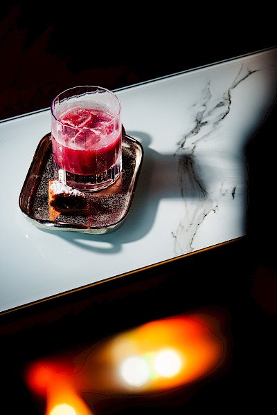 Cocktailbar Somewhere in the Middle opent haar deuren onder het historische Vrijthof