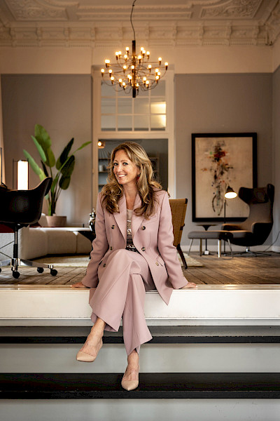 “Met twee voeten in de modder” de menselijke kant van de rechter