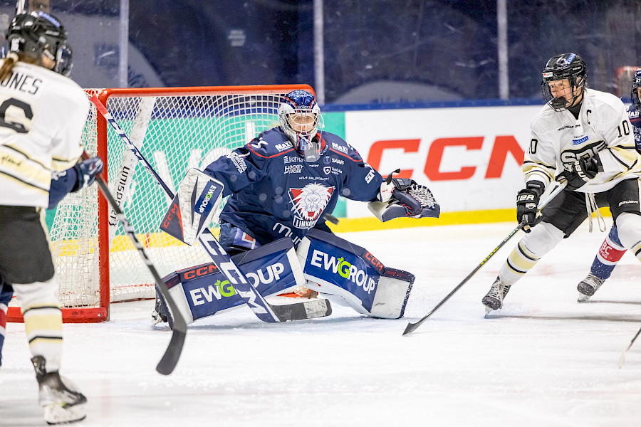 IJshockeyer Julie Zwarthoed