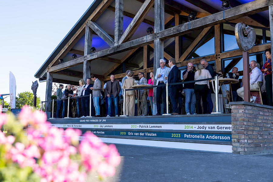 Inspirerende verhalen tijdens exclusieve businessavond van Navenant en Stal Hendrix bij JPM International