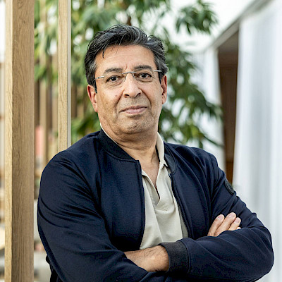 Noor Nezami vluchtte voor oorlog en vond zijn roeping in de zorg