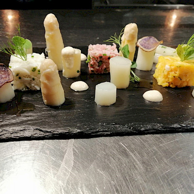 Asperges en vinaigrette op eigentijdse wijze