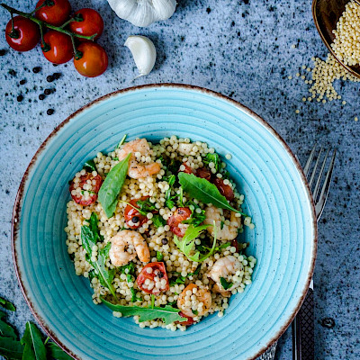 Parelcouscous met wokgarnalen