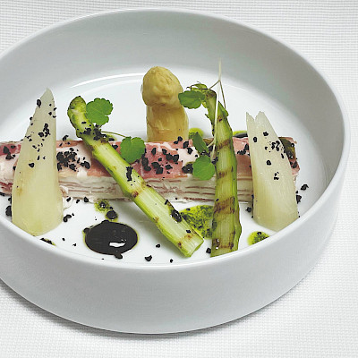 Marbré van geitenkaas, asperge en Coppa di Parma (restaurant Oolderhof)