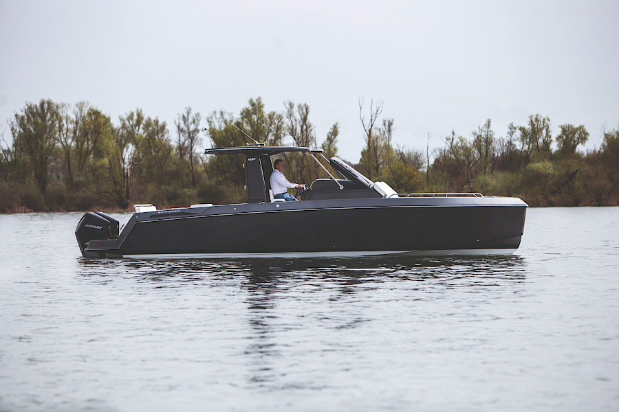 Boottest: Schaefer V33