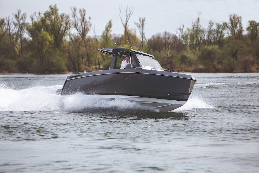 Boottest: Schaefer V33