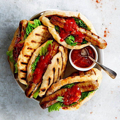 Tomatenpita’s met merguez en smokey barbecue-gembersaus
