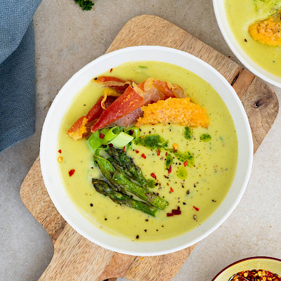 Romige asperge kerriesoep